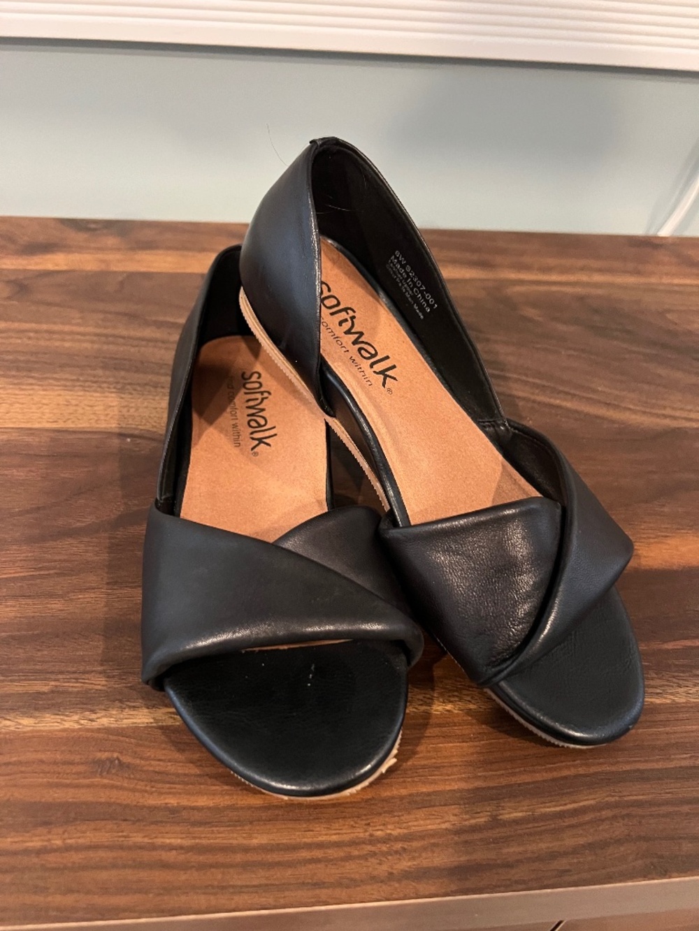 Softwalk Slip on Flats